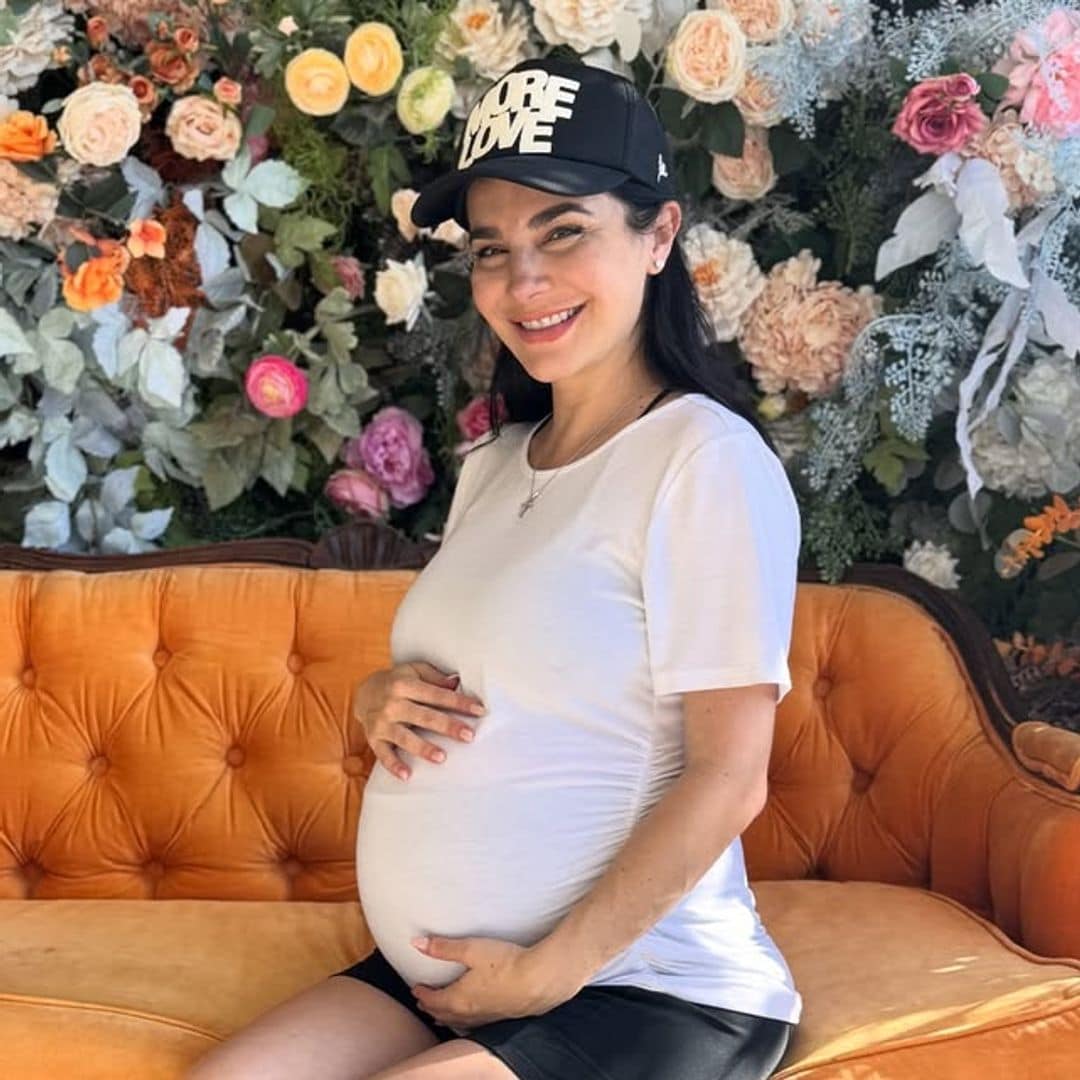 Martha Higareda presume su pancita en la recta final de su embarazo