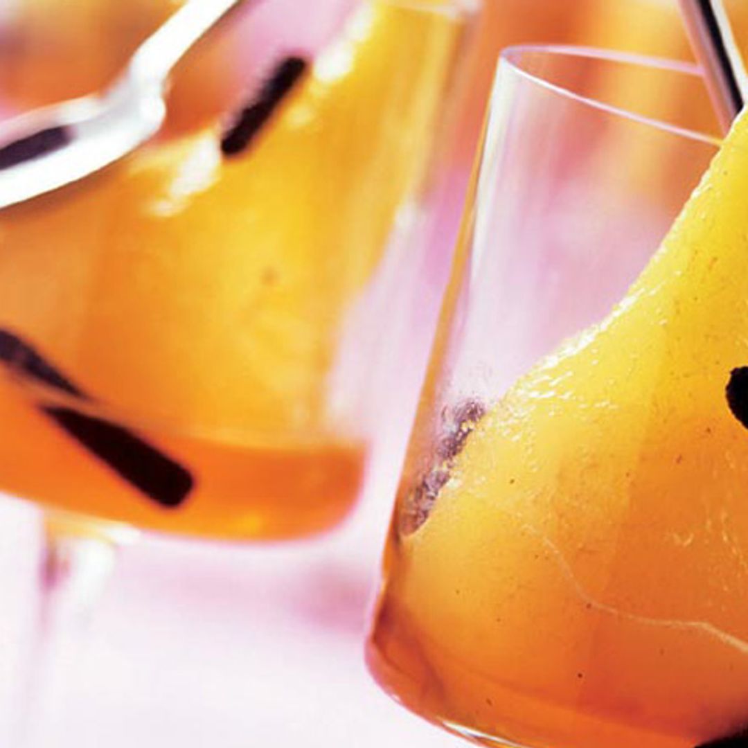 Peras en almíbar a la pimienta larga