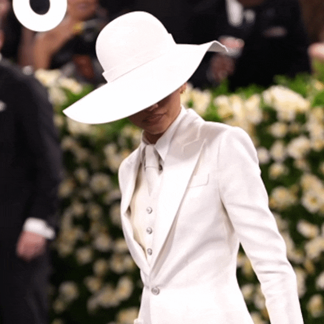 Zendaya se viste de novia y rinde homenaje a Bianca Jagger