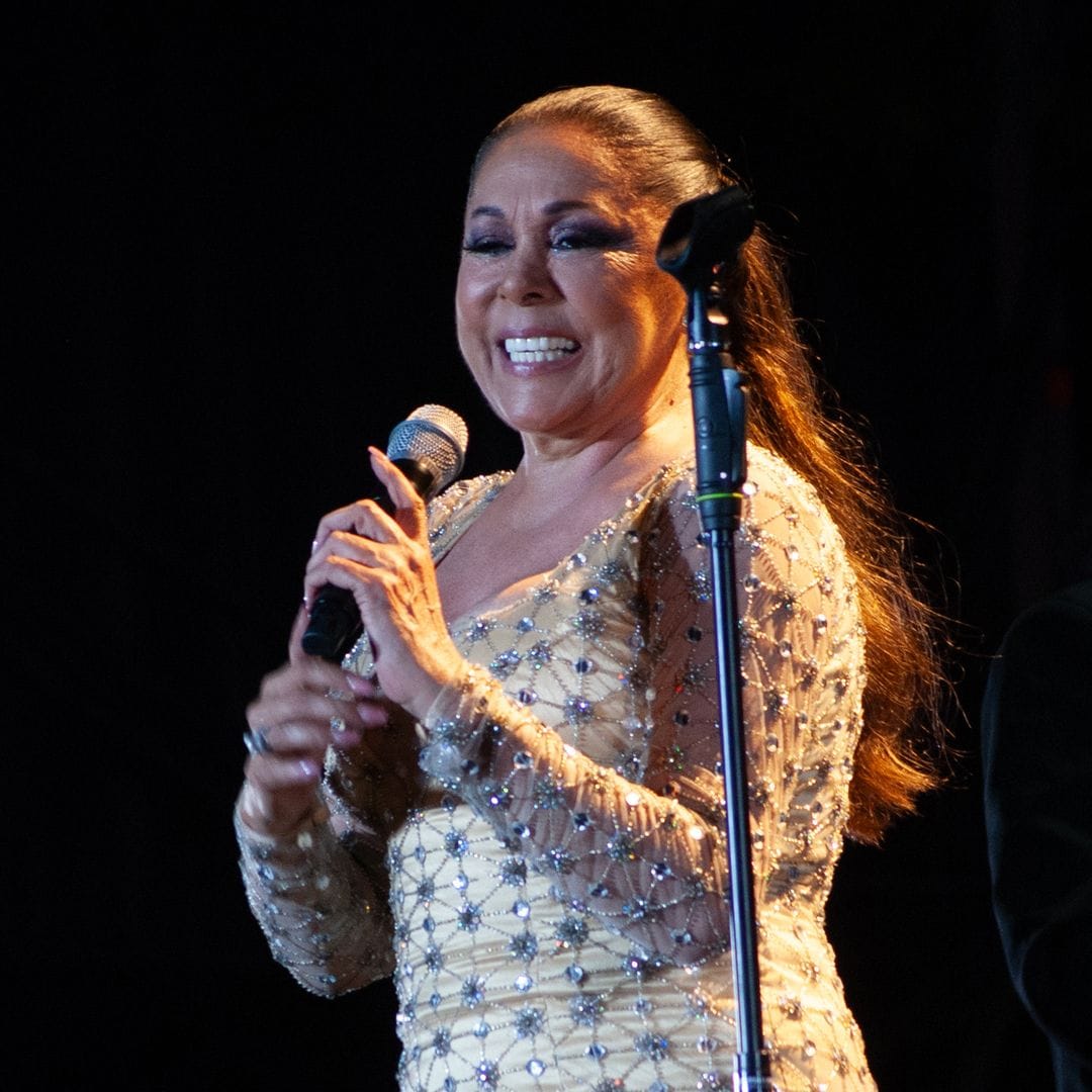 Isabel Pantoja dedica unas bonitas palabras a su sobrina Anabel en pleno concierto