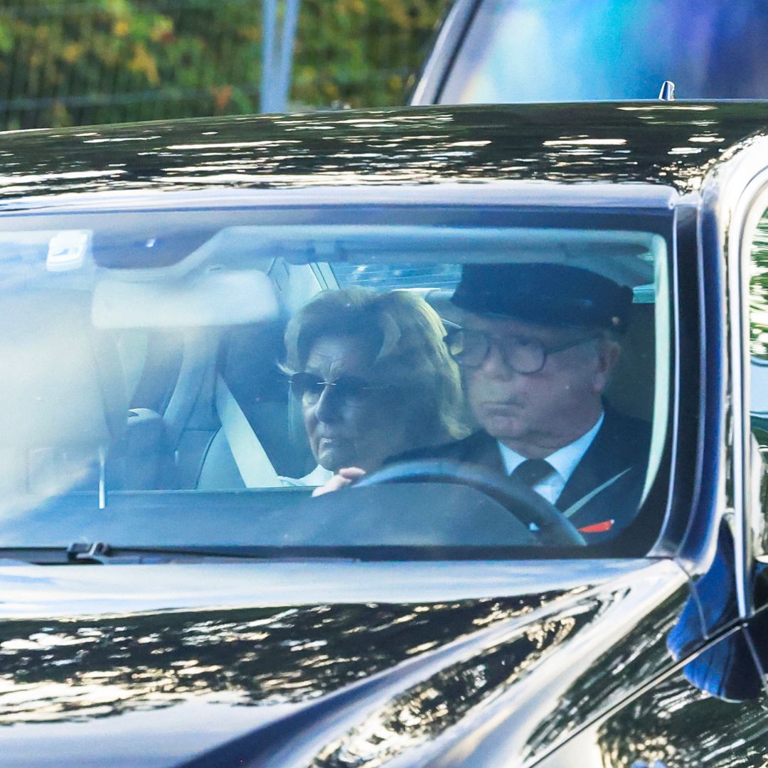 Última hora del estado de salud de Harald de Noruega: la reina Sonia abandona el hospital tras horas de incertidumbre mientras miles de personas esperan noticias a las puertas de Palacio