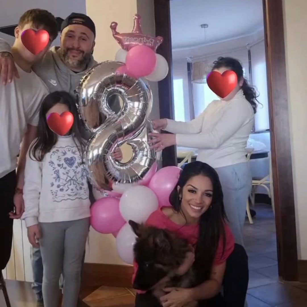 La imagen más familiar de Kiko Rivera en el cumpleaños de su hija Carlota junto a su novia Lola