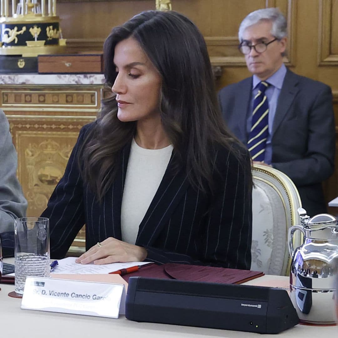 La reina Letizia recupera el sencillo truco con el que verse más juvenil con un traje