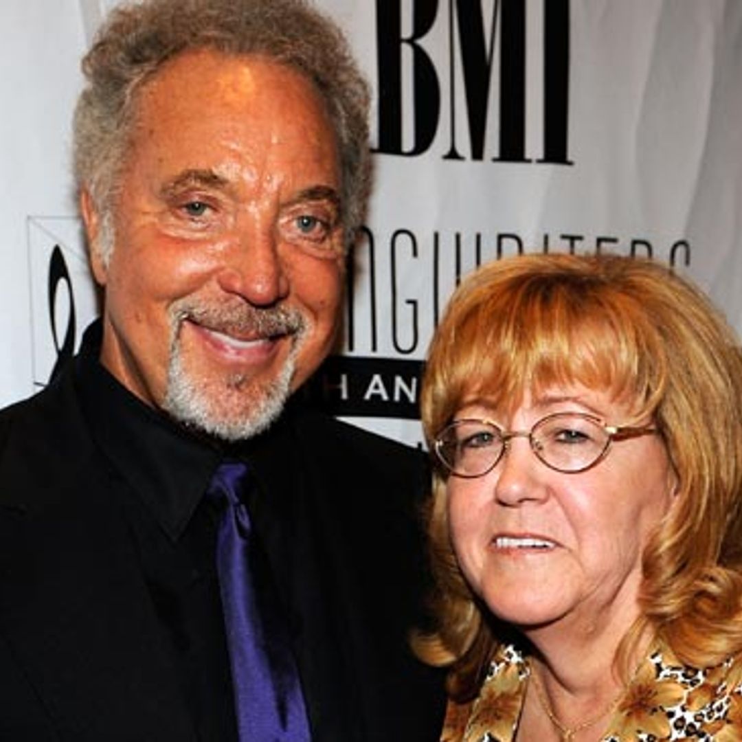 Tom Jones revela la dura situación personal que atraviesa su mujer