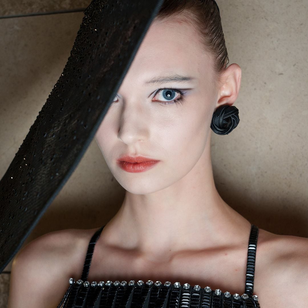 Modelo en el desfile de Armani Privé