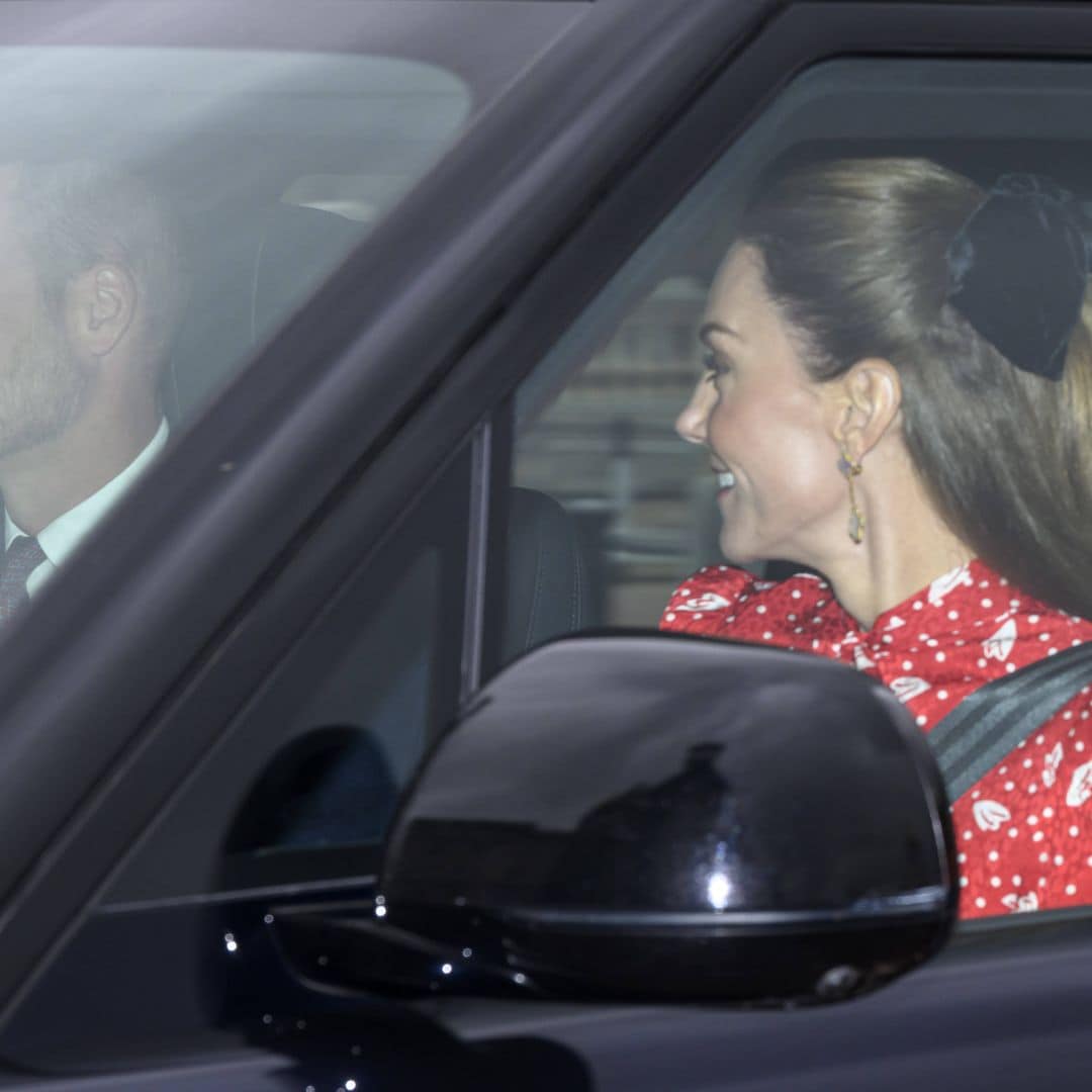 Las hermanas York, los príncipes de Gales con sus hijos... los Windsor hacen piña en el primer almuerzo prenavideño de Carlos III tras el 'destierro' de Andrés