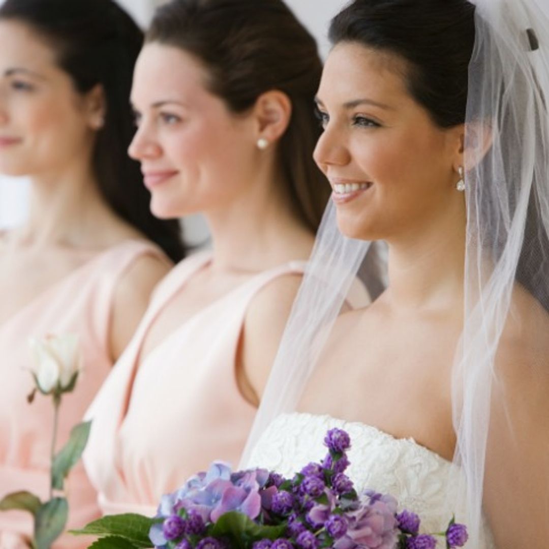 Tres 'looks' para las damas de honor que no tienen por qué ser un vestido clásico
