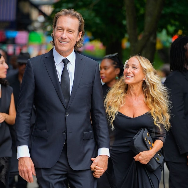  John Corbett y Sarah Jessica Parker en el rodaje de 'And Just Like That' el 22 de julio de 2024 en Nueva York