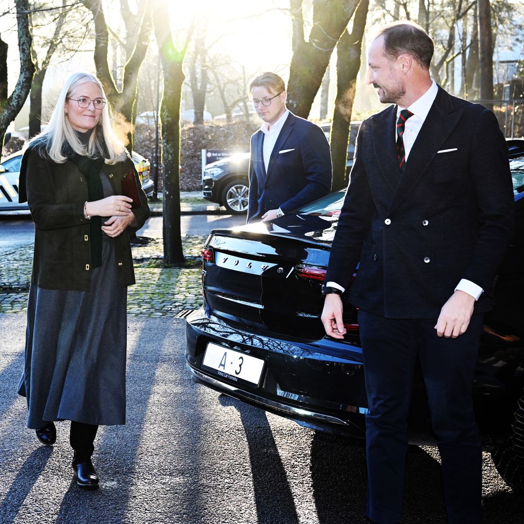 Tensión antes del Día Nacional para Mette‑Marit de Noruega: visita a la cárcel para ver a su hijo, recurso de apelación y nueva pérdida de apoyos