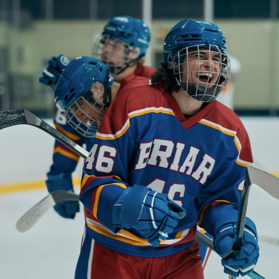 El hockey sobre hielo es el deporte nacional en Canadá.