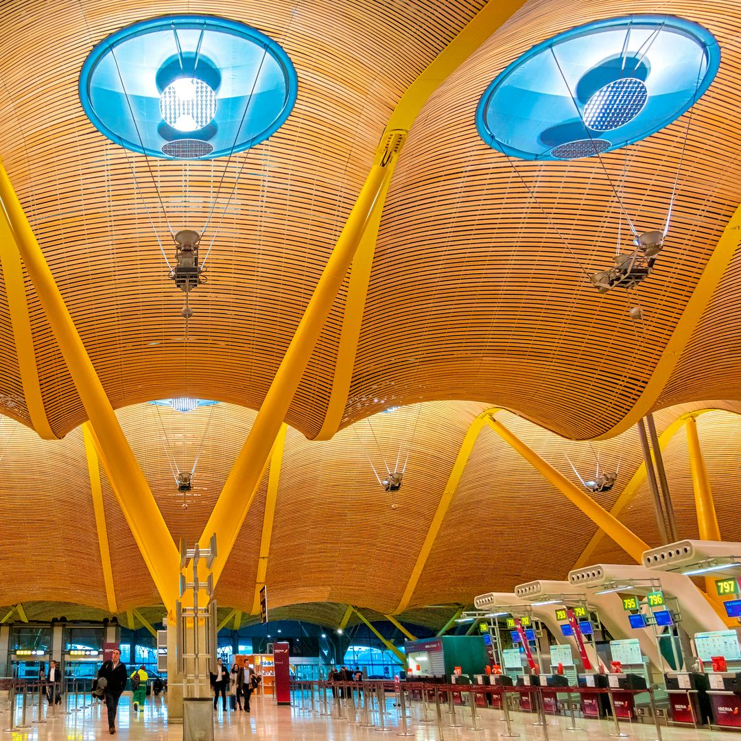No solo volar: todo lo que puedes hacer, comer y disfrutar en el aeropuerto Adolfo Suárez Madrid-Barajas