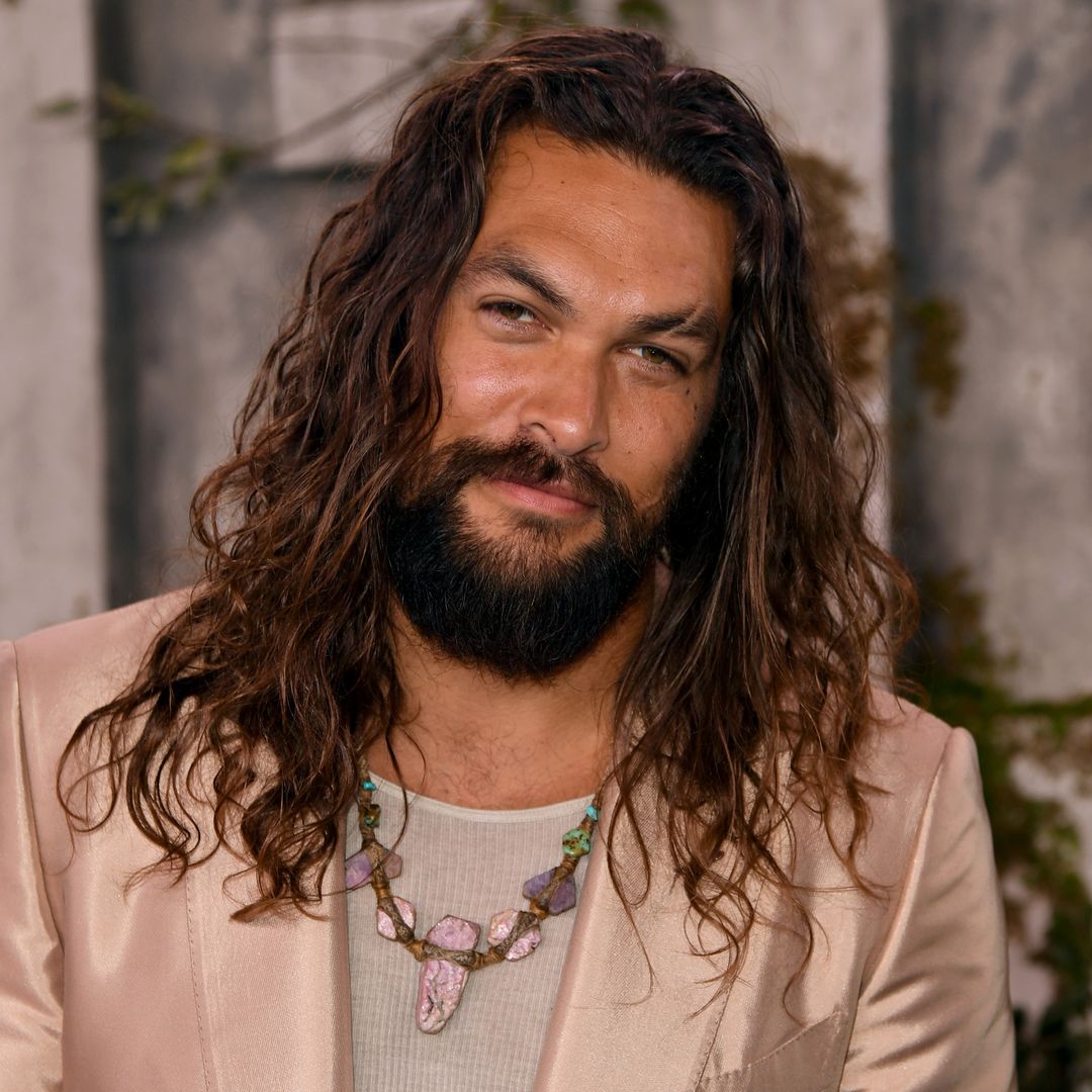 Jason Momoa luce irreconocible tras afeitarse la barba por primera vez en 6 años