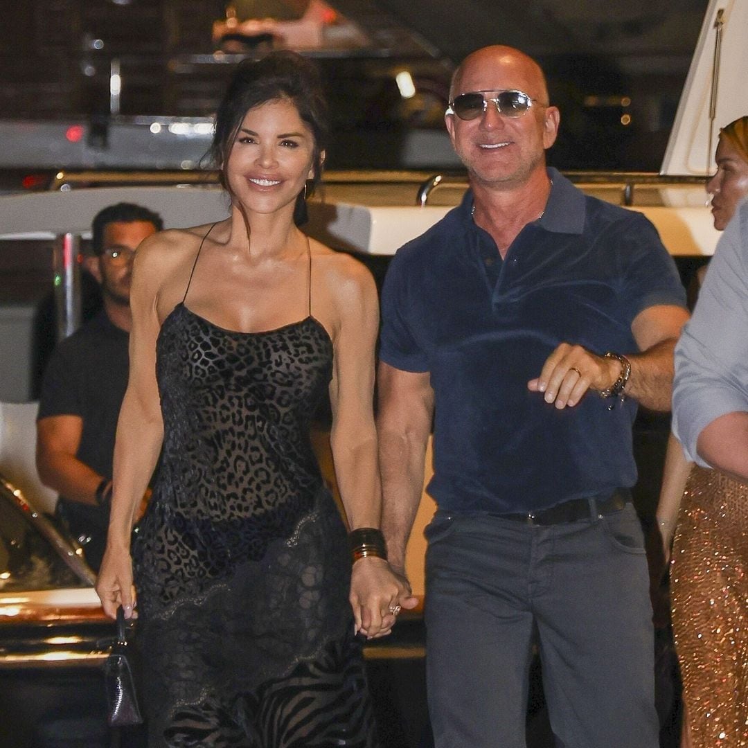 Lauren Sánchez Bezos conquista Saint-Tropez con transparencias y 'animal print'