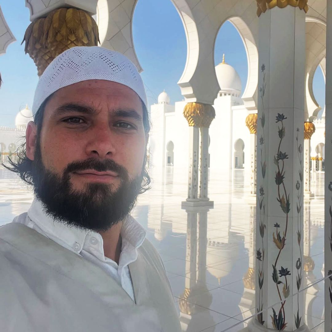 Jota Peleteiro muestra con esta foto cómo inculca a sus hijos con Jessica Bueno la fe en el islam: "Ya se han sentado las bases"