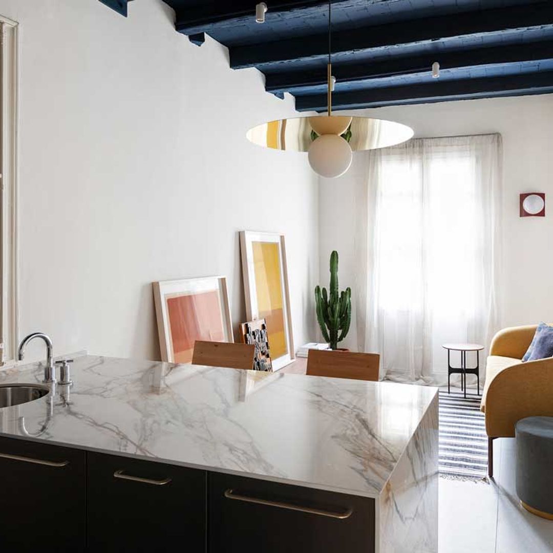 Un miniapartamento urbano de inspiración náutica en solo 42 m2