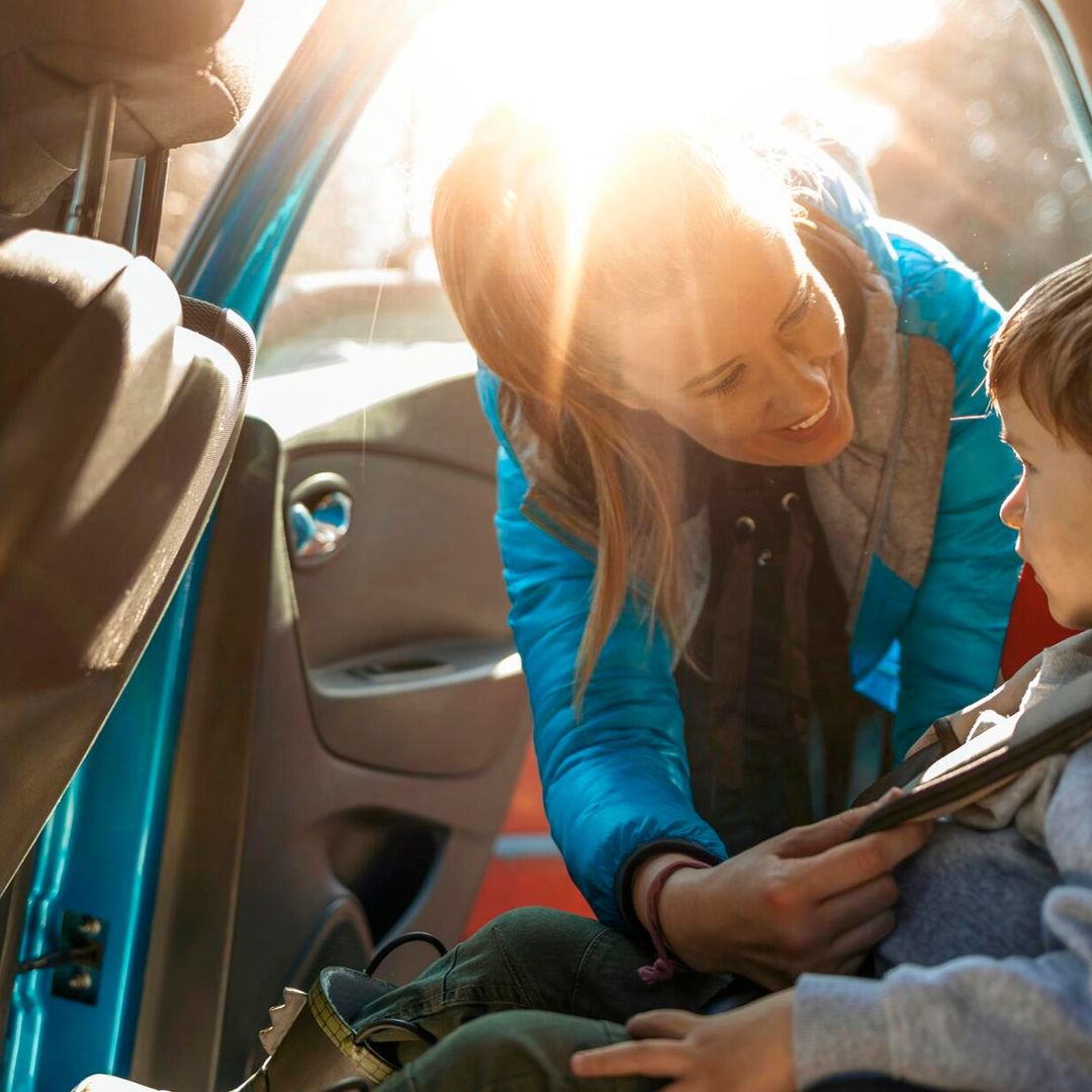 Seguridad en el coche: ¿hasta qué edad deben ir los niños a contramarcha?
