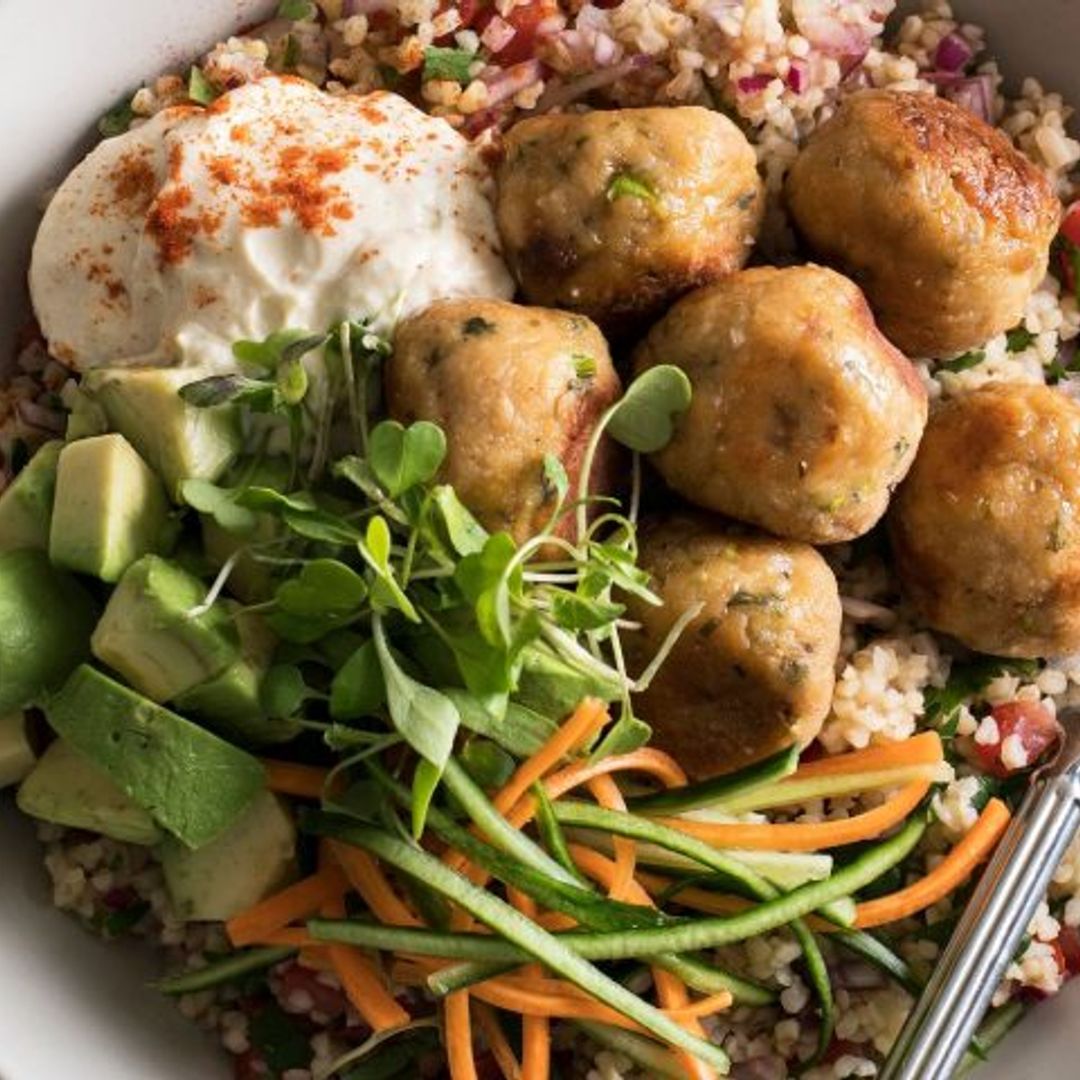 'Bowl' de albóndigas de pollo y bulgur