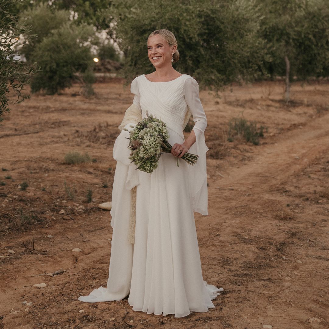 Victoria, la novia que se casó en Jerez con un vestido diseñado en 7 meses y un ramo hecho por su madre
