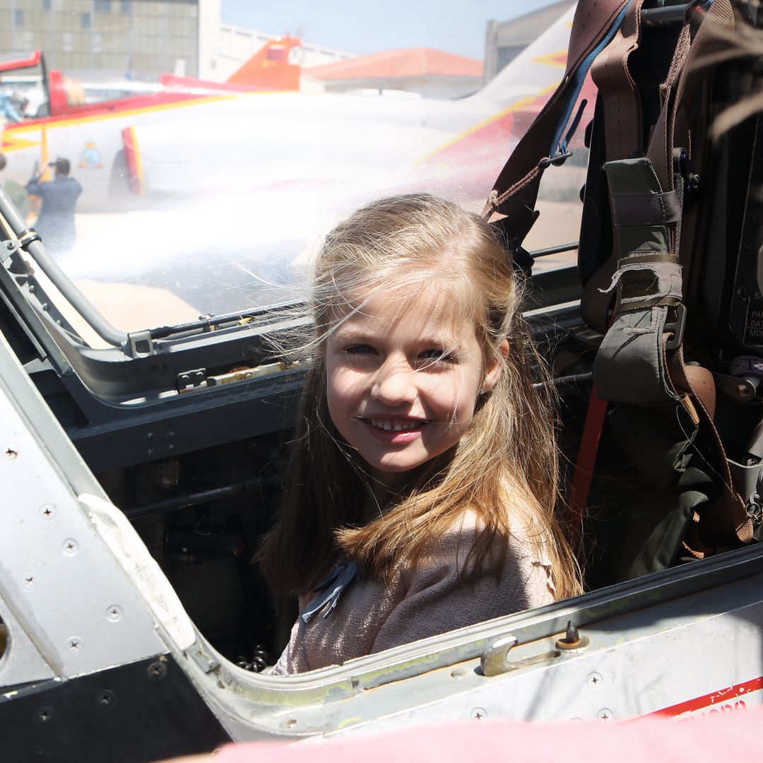 LA PRINCESA LEONOR  LEVANTA EL VUELO MUY ILUSIONADA: EL ESPÍRITU AVIADOR DE LA HEREDERA AL TRONO