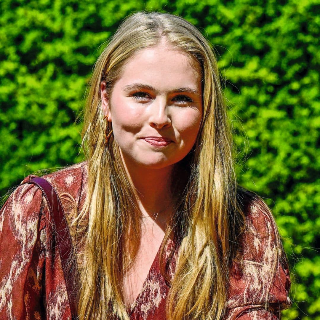 Amalia, la única que recibe un salario (alrededor de un millón y medio de euros anuales), que estuvo prisionera en su propia casa, tras recibir graves amenazas de la mafia, y la única que podría casarse con una mujer. También la única que tiene una biografía autorizada, "Amalia", en la que habla de todo