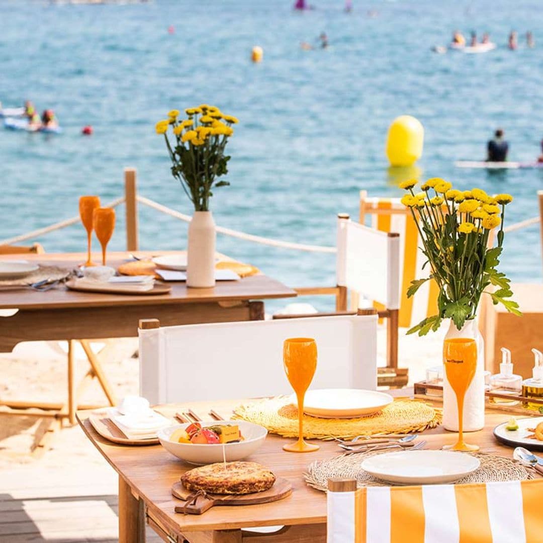 ¿Champán y playa? ¡La combinación perfecta!