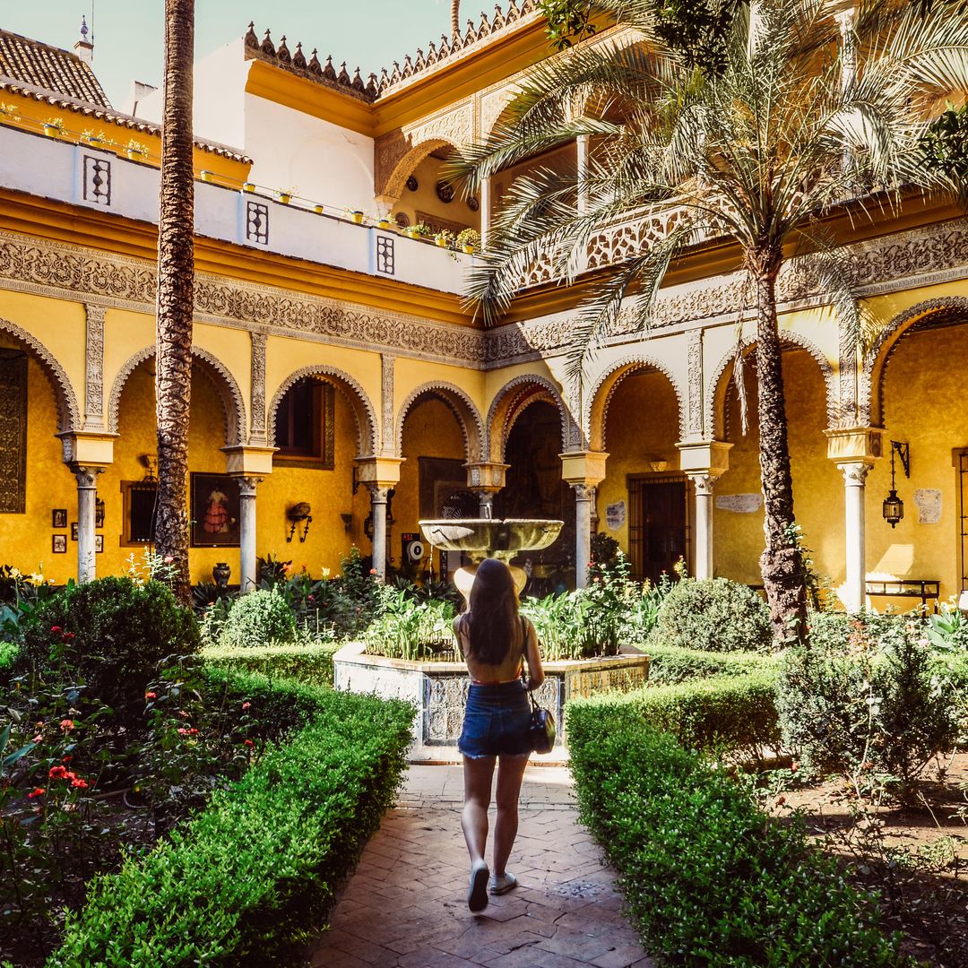 Cómo visitar la casa-palacio de Las Dueñas, la joya de la Casa de Alba