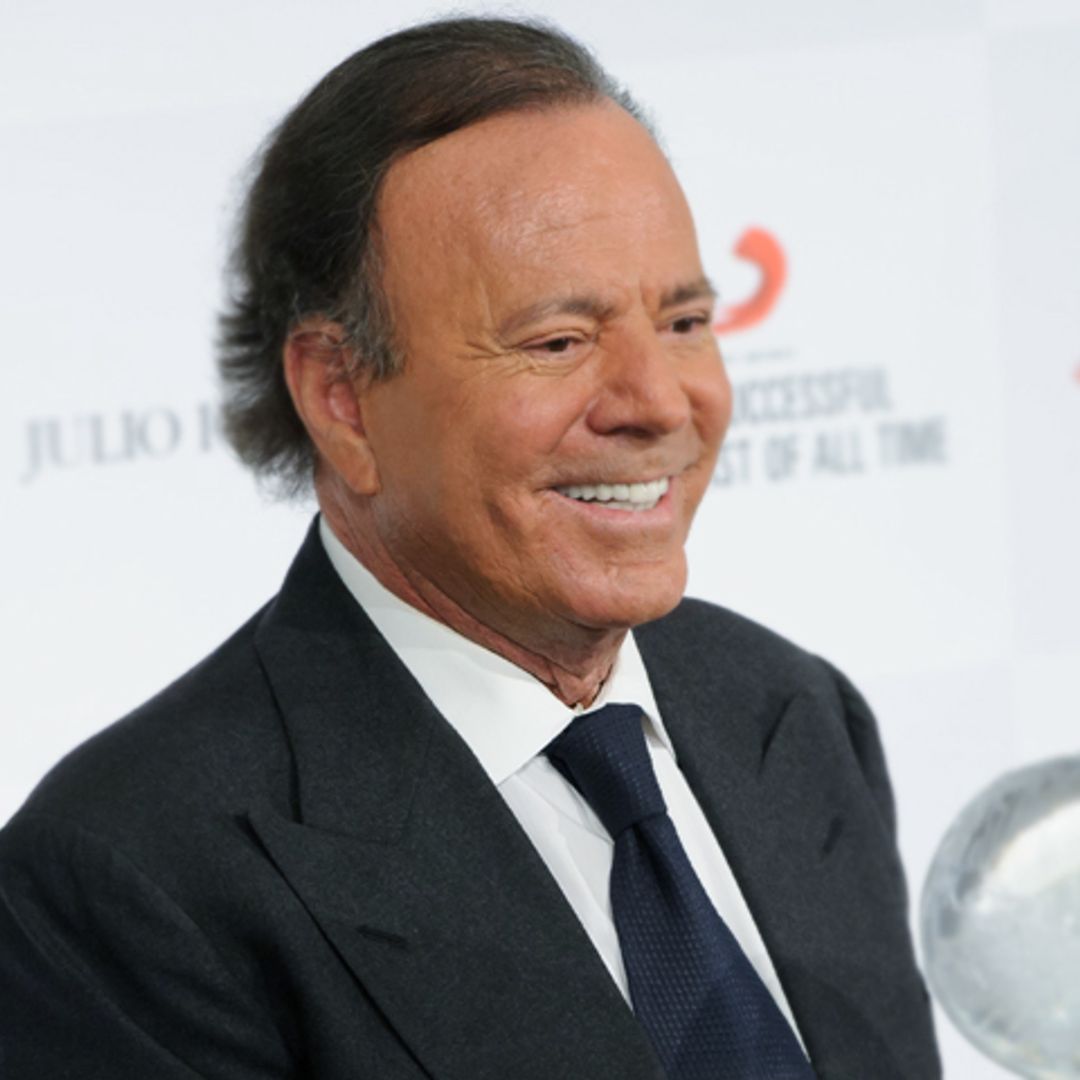 Así de orgulloso se muestra Julio Iglesias de sus hijas Cristina y Victoria