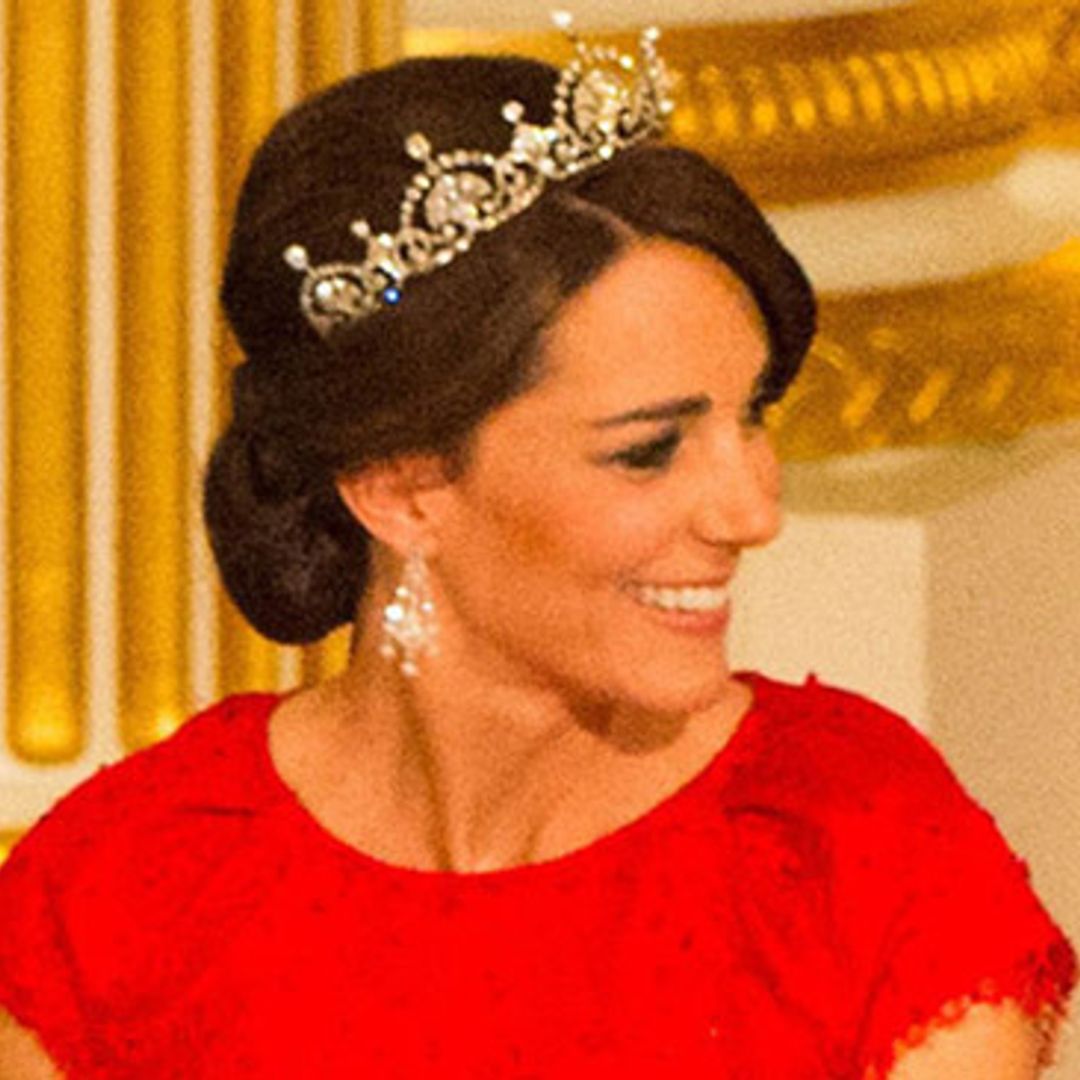 La historia de la tiara favorita de la Duquesa de Cambridge y de sus otras impresionantes joyas