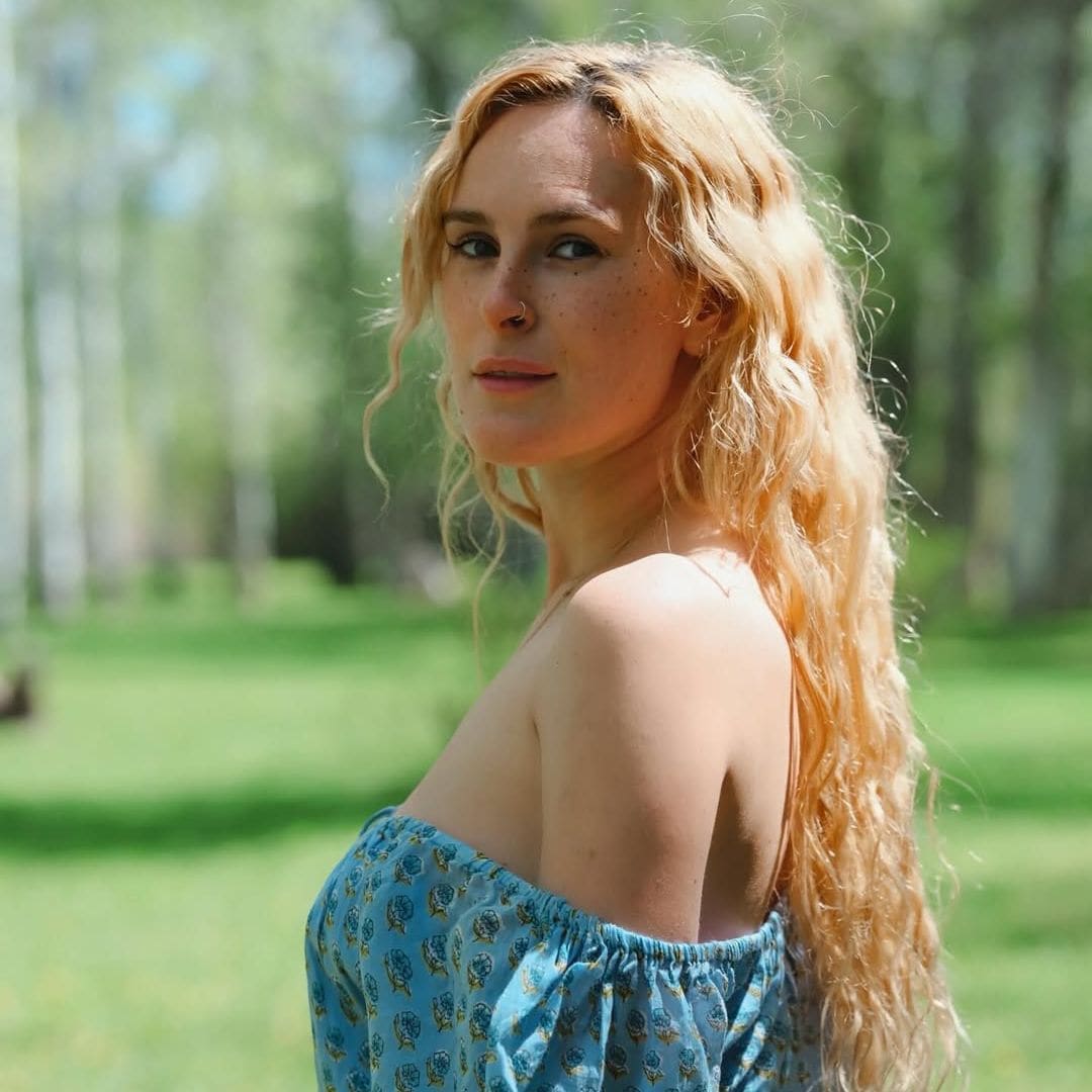 Las lágrimas de Rumer, hija de Bruce Willis, al hablar sobre ser madre soltera: "A veces es difícil"