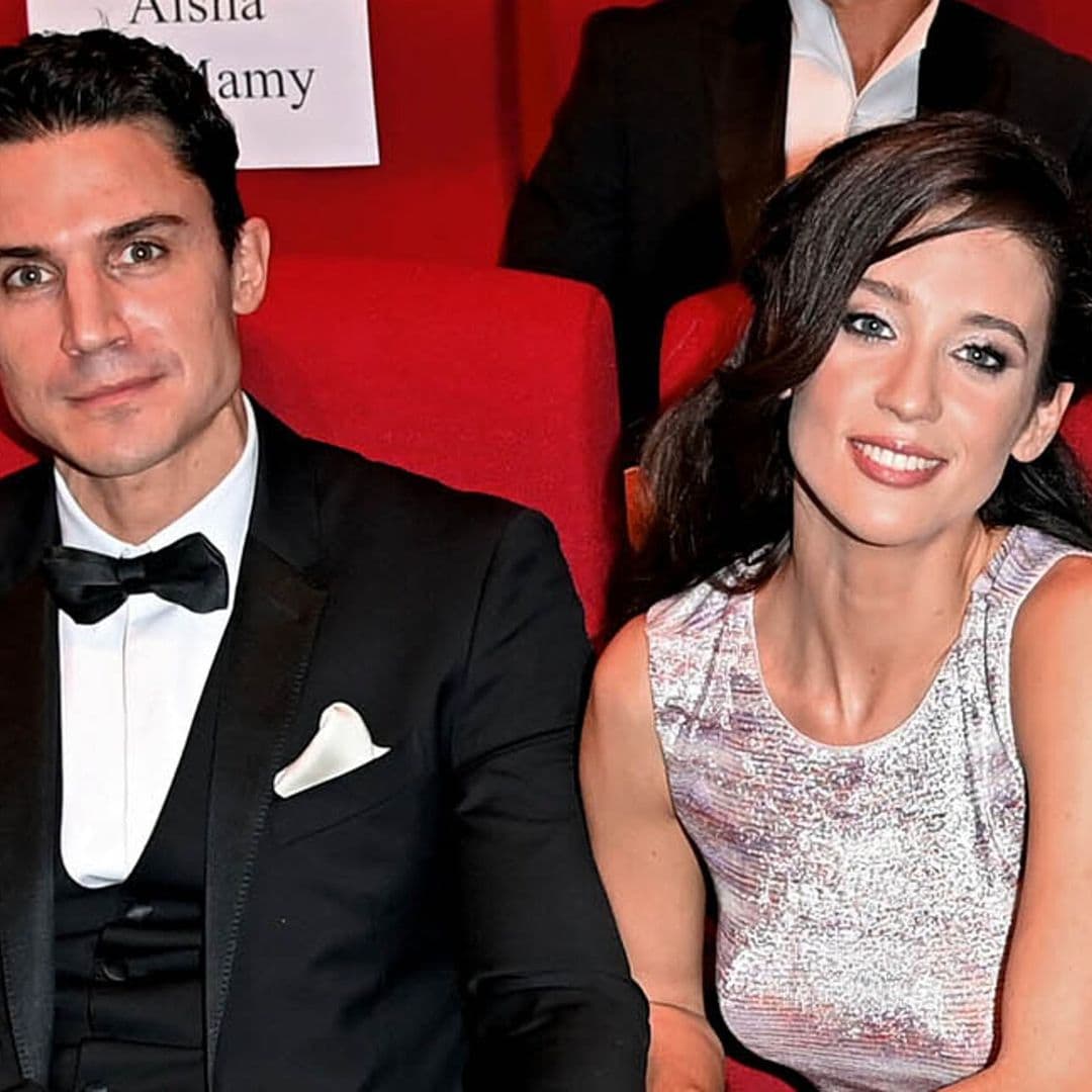 Álex González y María Pedraza posan juntos y de la mano por primera vez, tras seis meses de relación