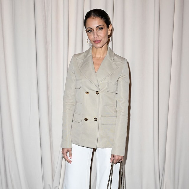 Hiba Abouk asiste al desfile de Alta Costura Primavera-Verano 2025 de Giambattista Valli como parte de la Semana de la Moda de París el 27 de enero de 2025 en París, Francia.