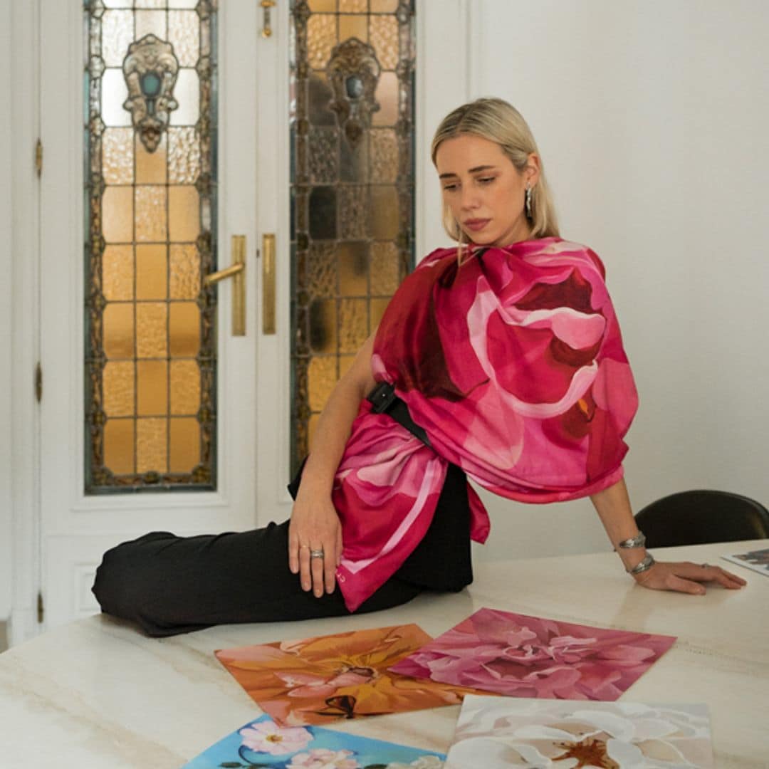 Son noticia en FASHION: nuevas colecciones, pañuelos que son obras de arte y el calzado 'barefoot' que irrumpe en las tendencias