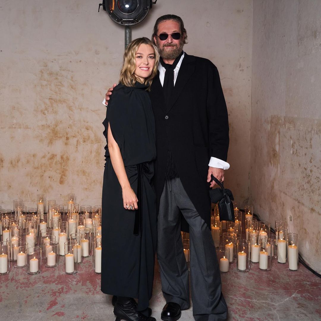 Marta Ortega triunfa con un elegante look ‘total black’ en París