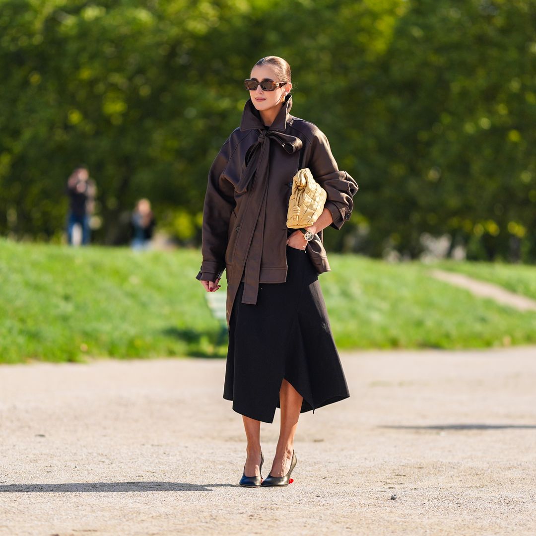 12 trucos fáciles para combinar la falda 'midi' en looks que estilizan
