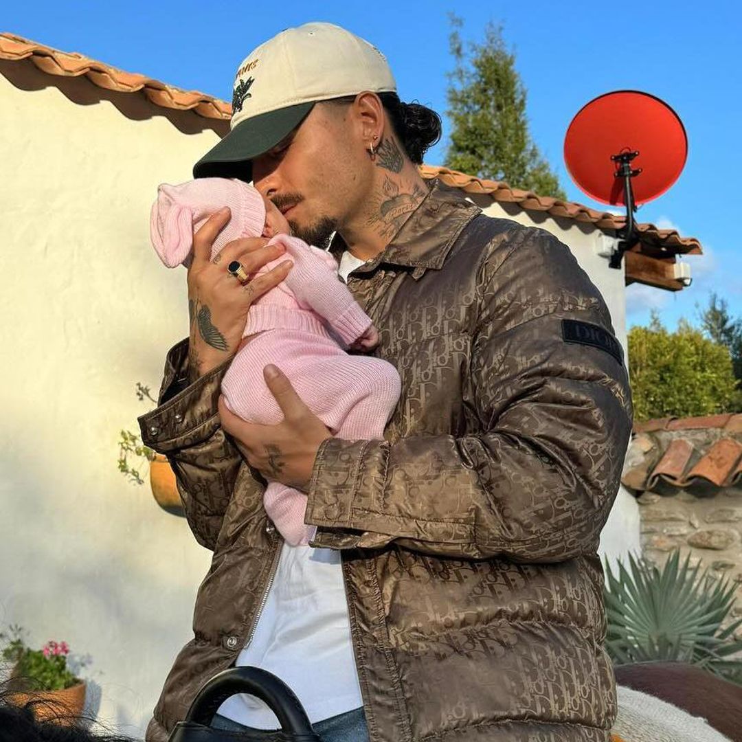 Maluma y su tierno recorrido con su pequeña Paris por su rancho: ‘Estoy viviendo mi sueño más grande’