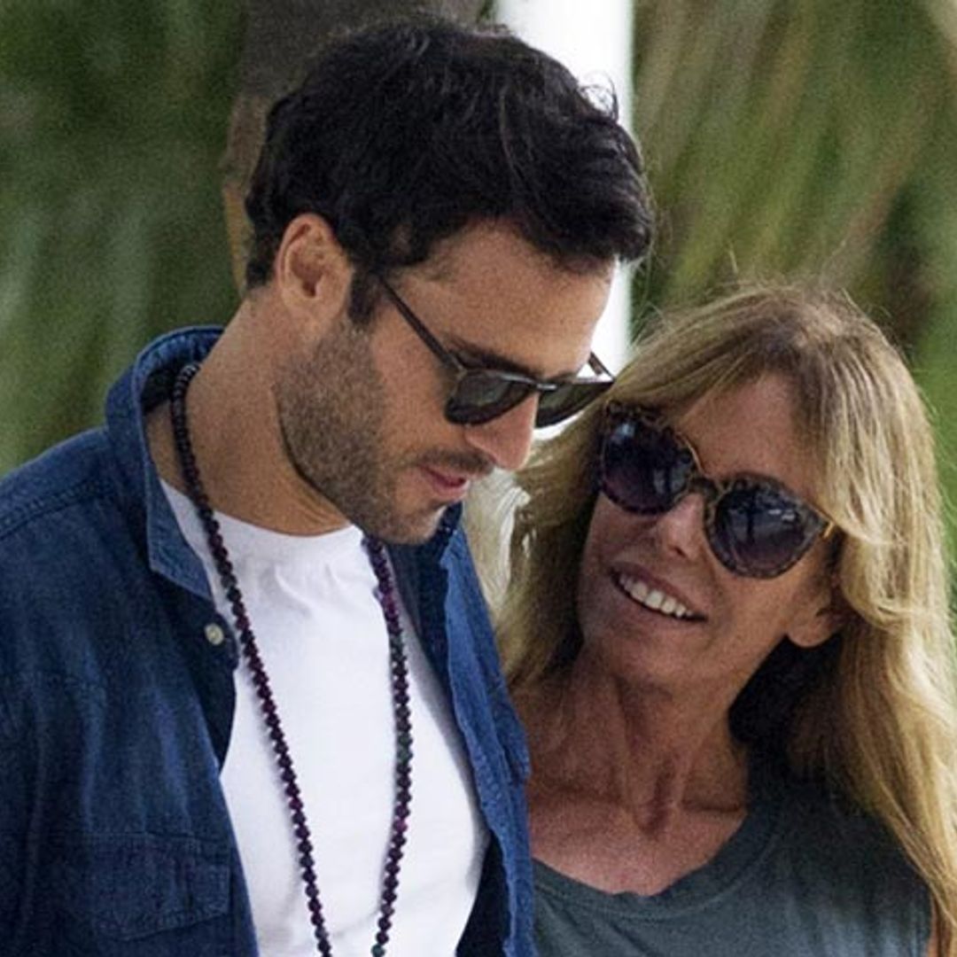 El apasionado beso de Lara Dibildos y su nuevo amor