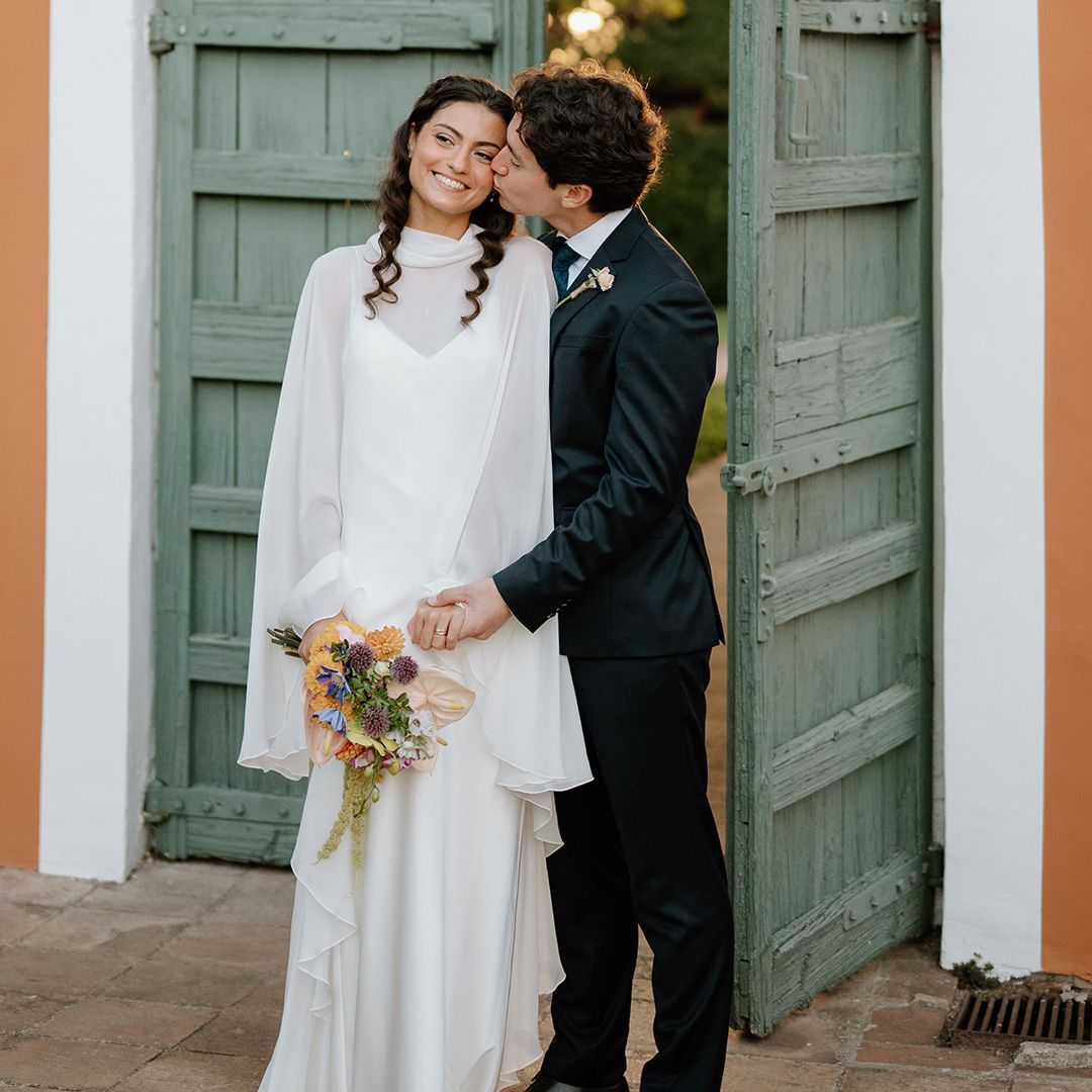 Una boda de inspiración italiana en Barcelona: Laura, la novia del vestido 'piel de ángel' que se casó con el amor de verano que nunca pudo olvidar