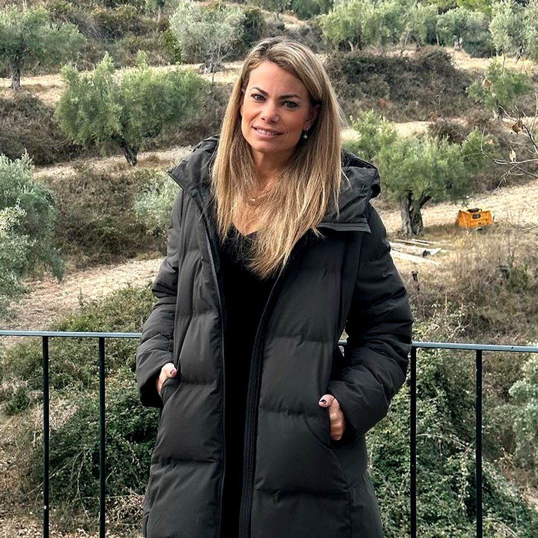 Carla Goyanes vuelve poco a poco a la normalidad tras la muerte de su hermana y de su padre