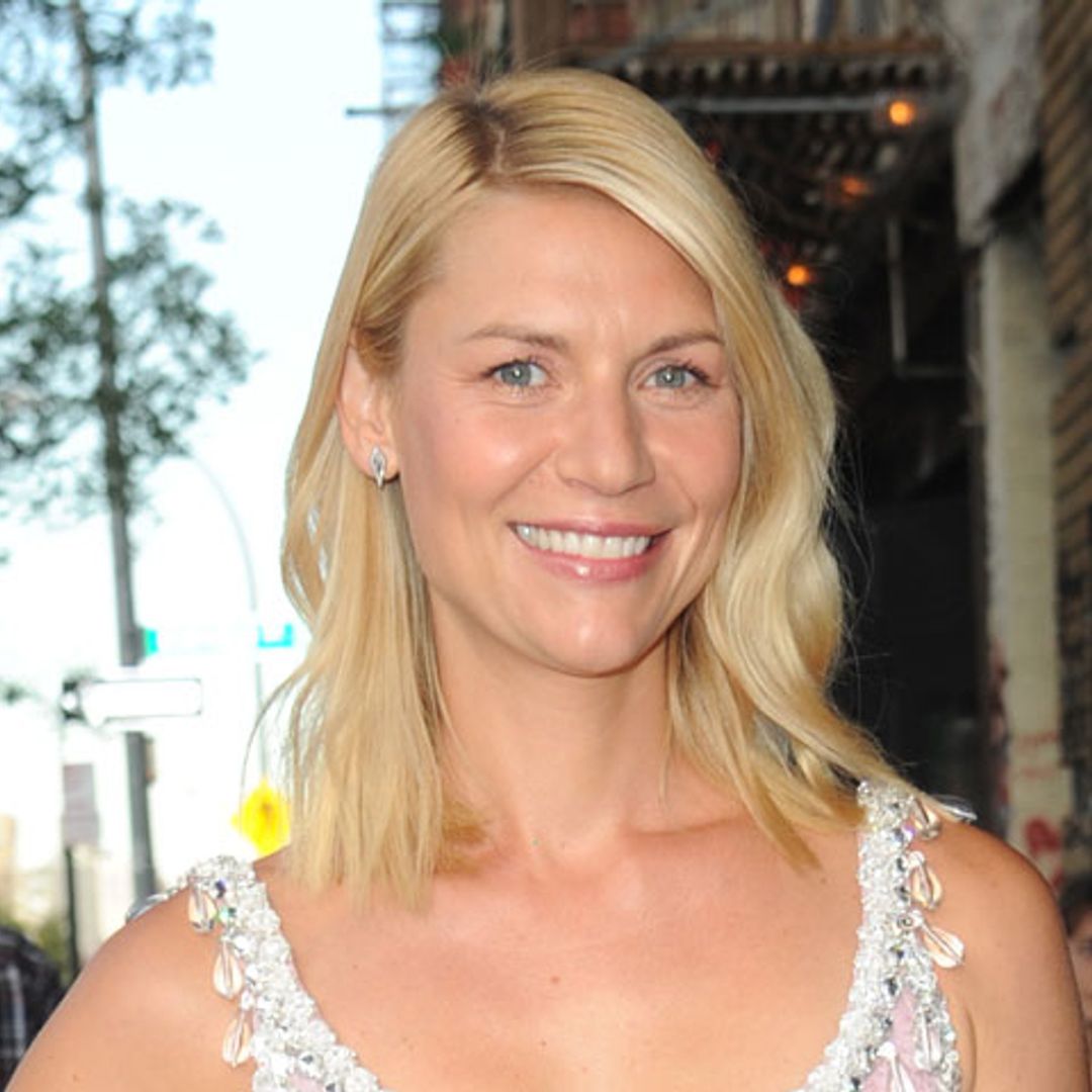 Claire Danes, una romántica premamá con aire oriental