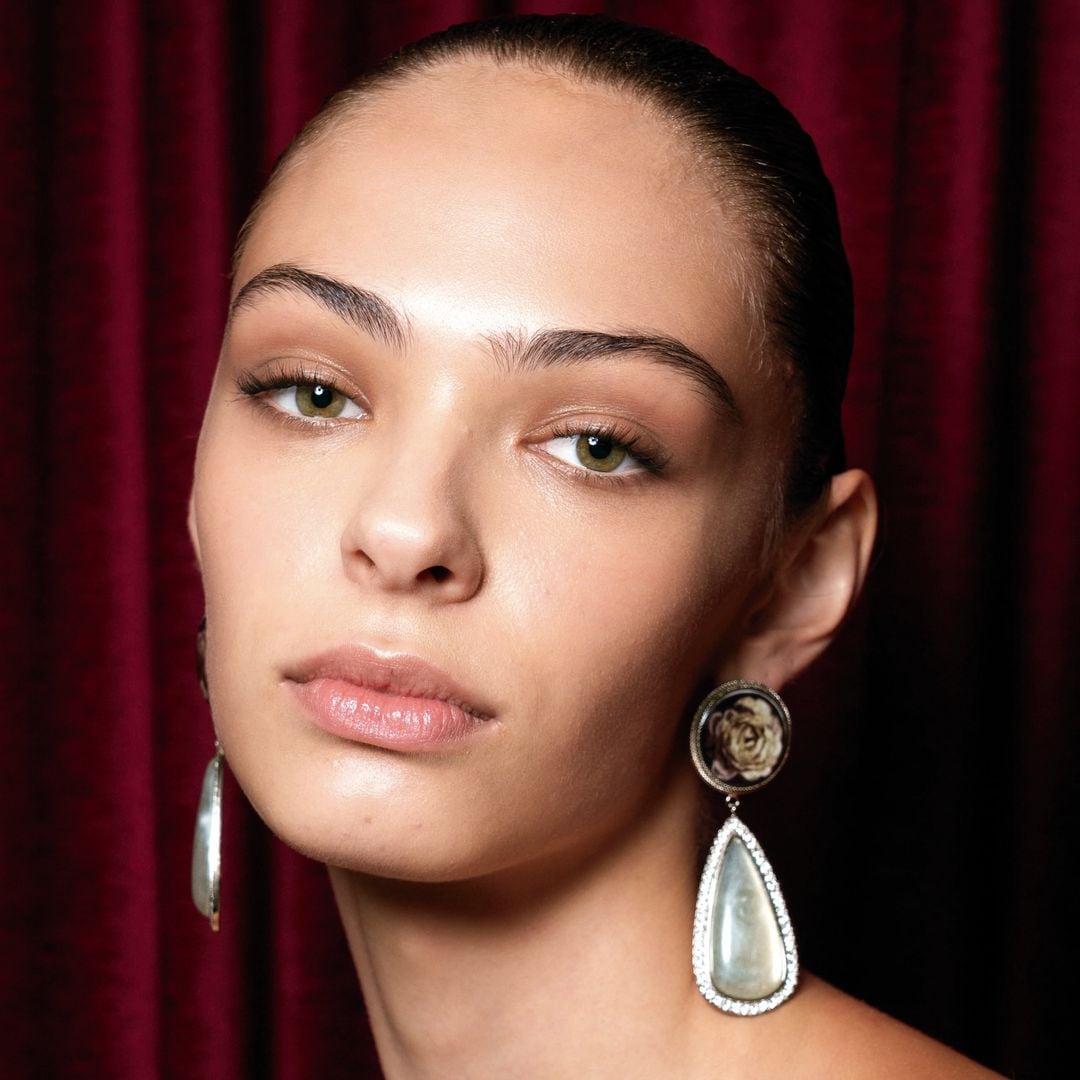 Gabriel Llano, maquillador: "Para abrir la mirada, debemos buscar el contraste entre la sombra de ojos y el color del iris"