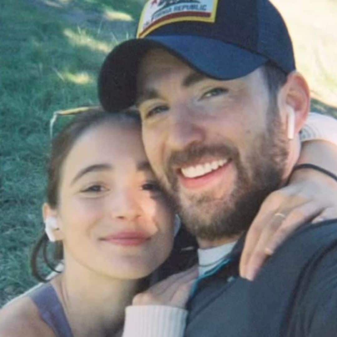 Chris Evans y su novia Alba Baptista se casaron en secreto en una íntima ceremonia
