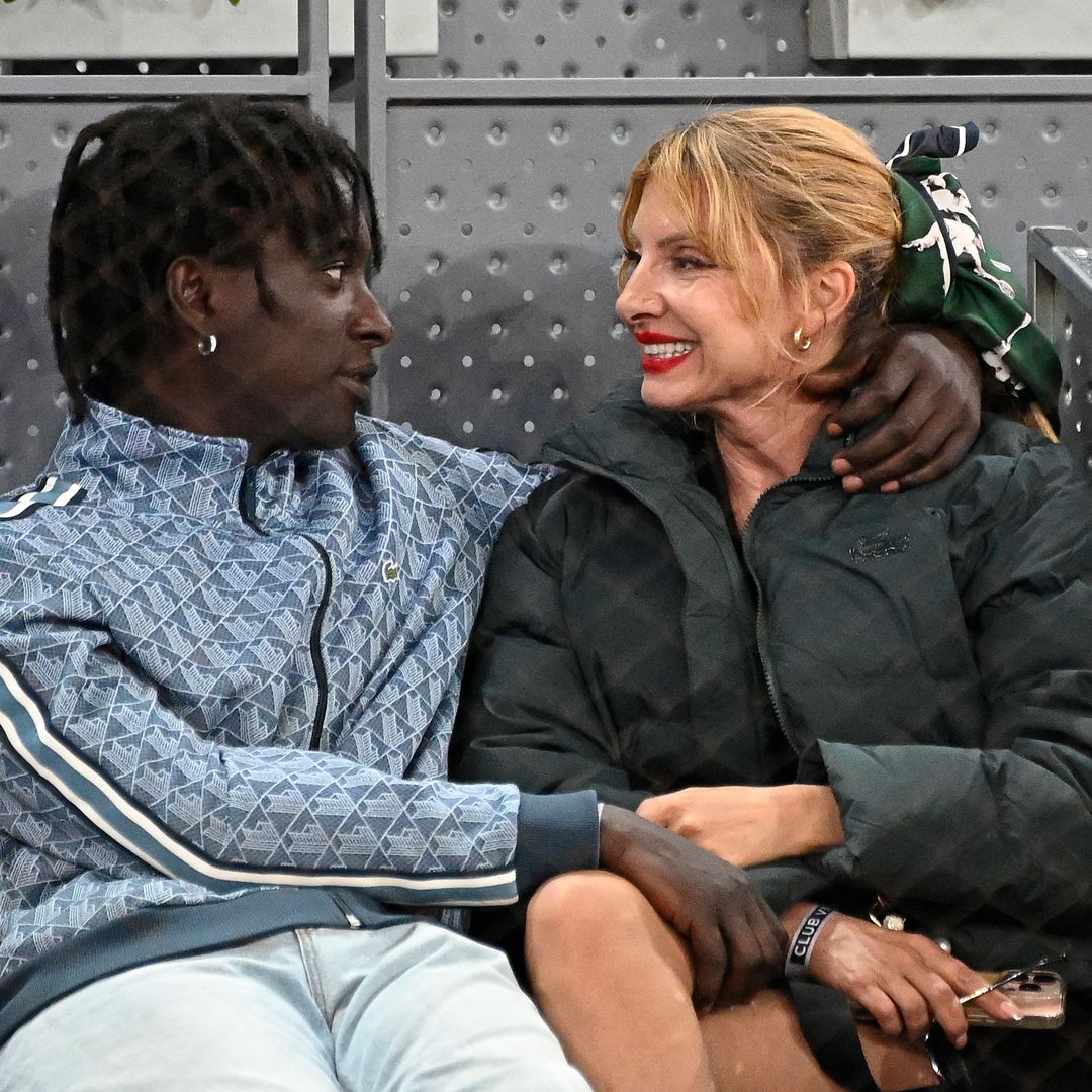 Najwa Nimri  y su novio, José Mendes Vieira, durante la final de dobles femenina en el Mutua Madrid Open de tenis, a 4 de mayo de 2025, en Madrid (España)

Francisco Guerra / Europa Press
TENIS;DEPORTE;GENTE
04/5/2025