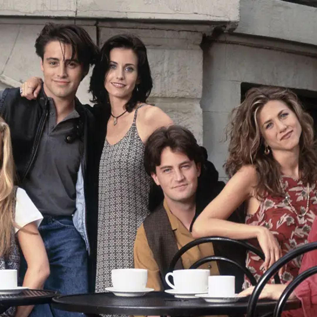 La hermana de Matthew Perry revela el estremecedor momento de Jennifer Aniston y el elenco de 'Friends' reunidos junto al ataúd