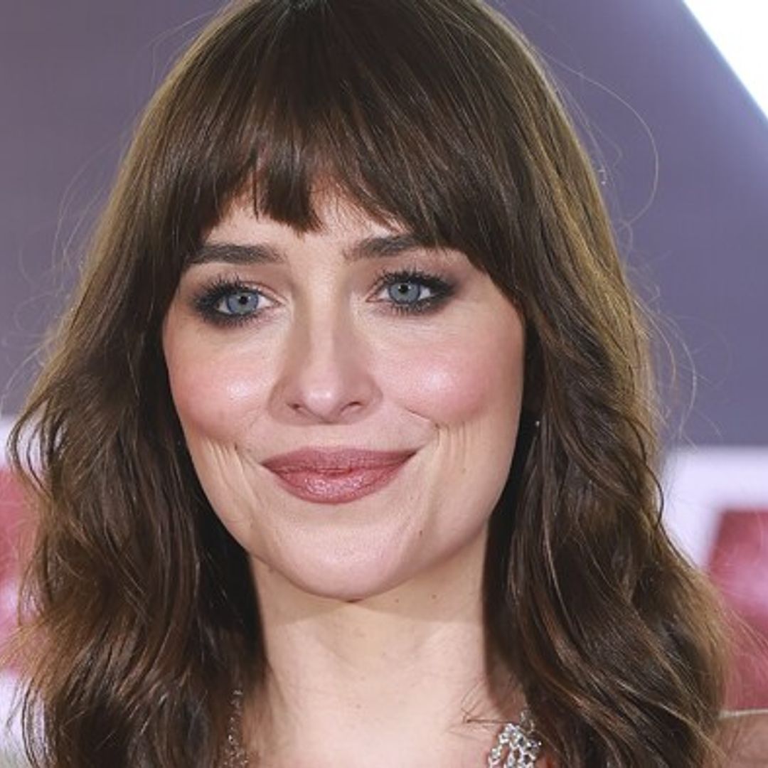 El escultural vestido de Dakota Johnson en su visita a México