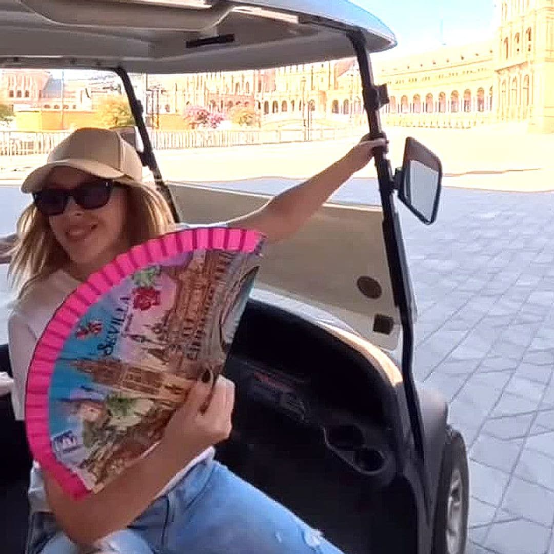 Kylie Minogue, como una turista más en la Plaza de España: “Sevilla, eres muy bonita”