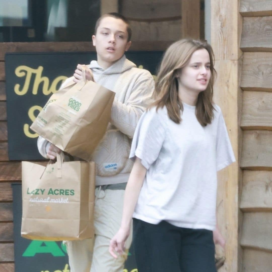 Knox y Vivienne Jolie-Pitt son inseparables: así se preparan para el Día de Acción de Gracias