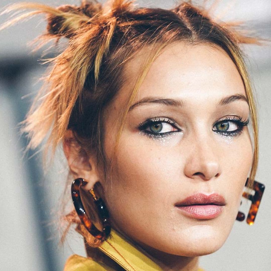 Bella Hadid tampoco se resiste a las mechas rubias que fueron tendencia en los 90
