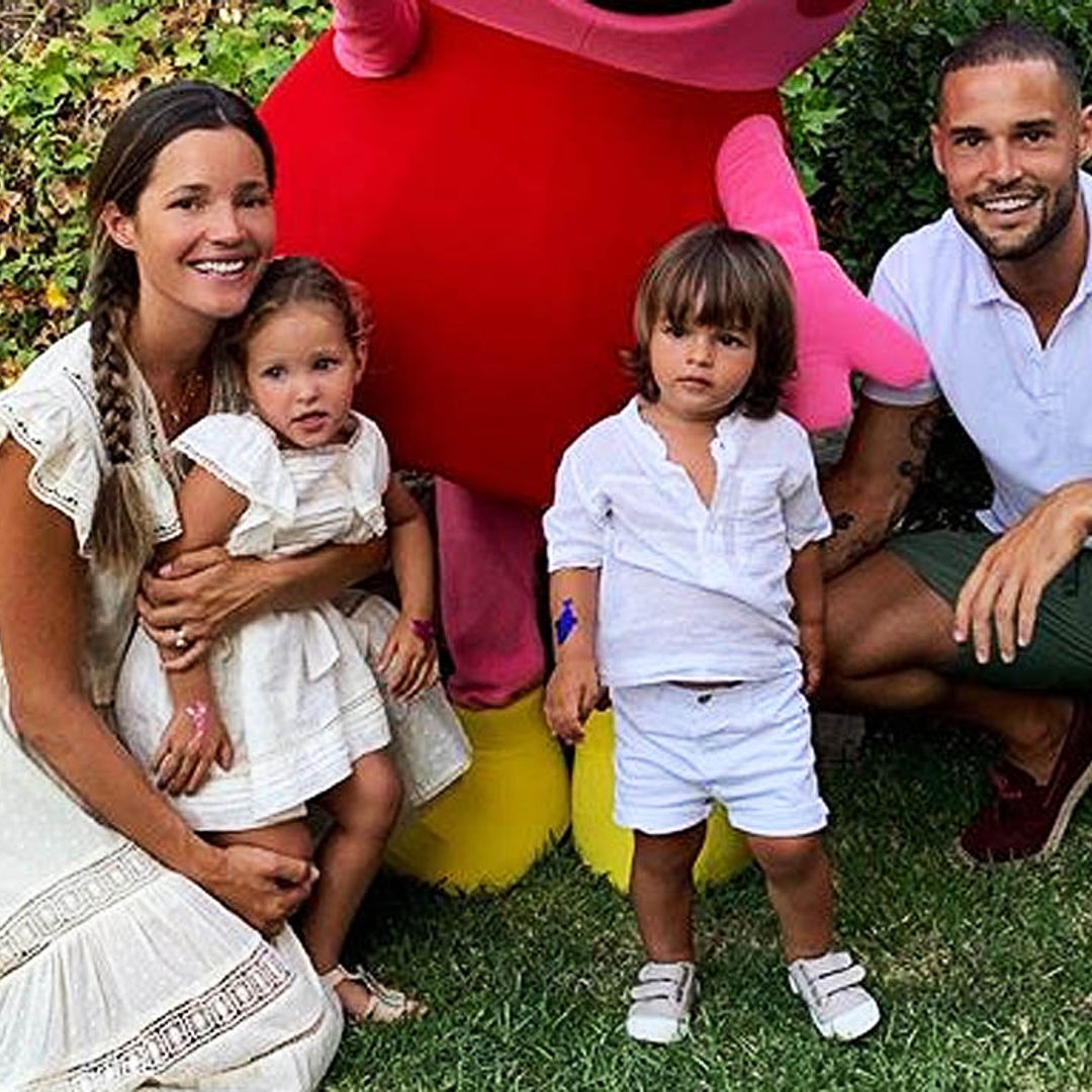 Sin atracos y con un establo, la hija de Malena Costa y Mario Suárez crea la auténtica 'casa de papel'