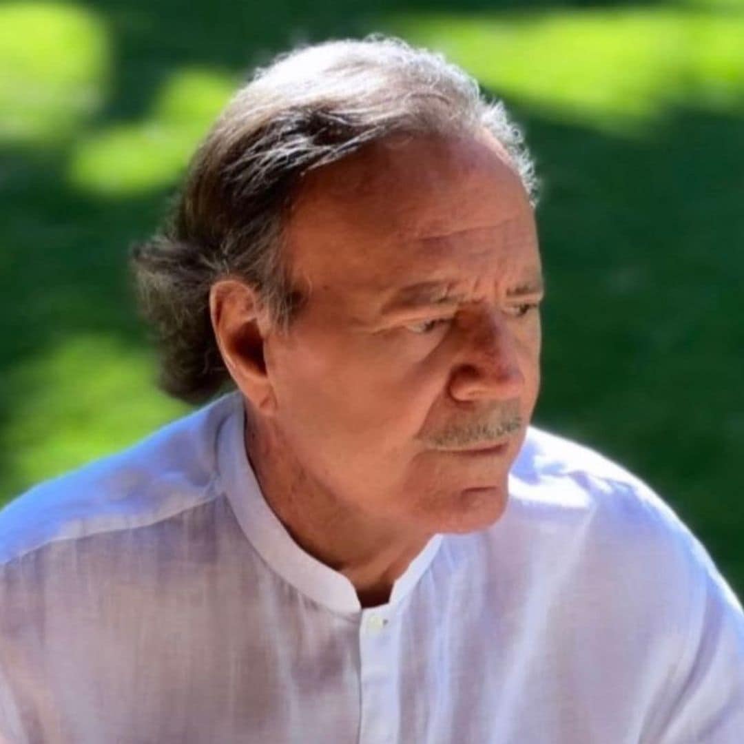 Julio Iglesias da un paso al frente y publica los mensajes de las denunciantes: "Todo tiene un límite"
