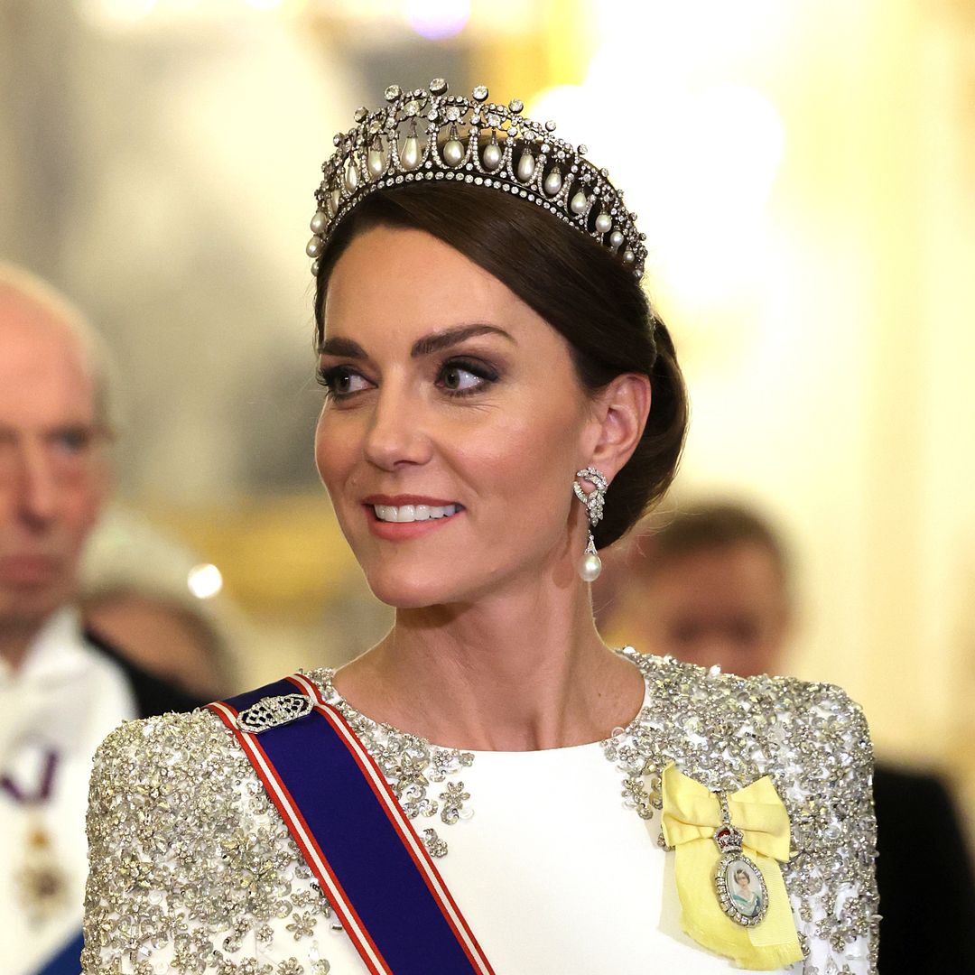 Kate Middleton busca tiara para su encuentro con Macron